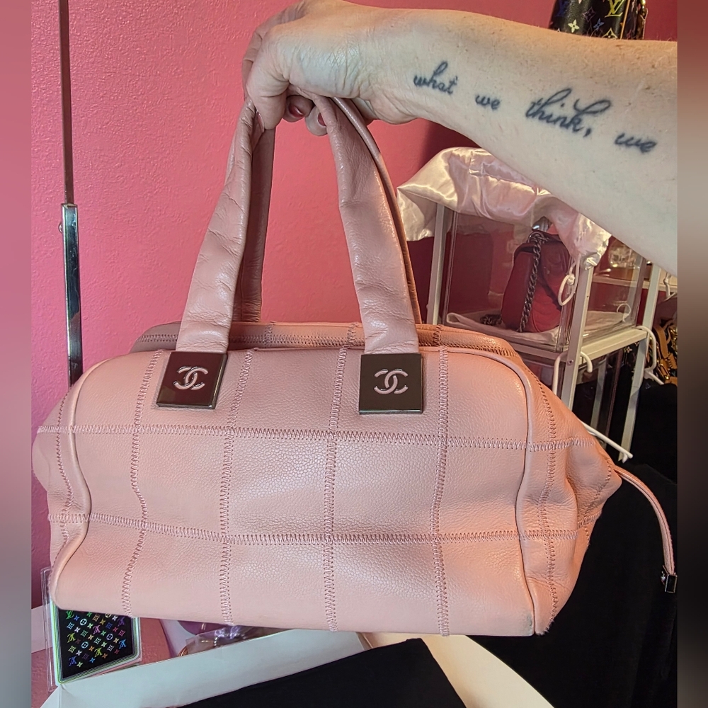 EUC Chanel Soft Leather Nude Pink Handbag!